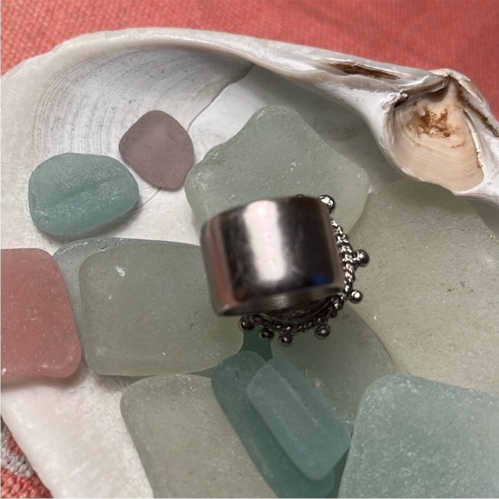 Chanel Black Pearl Pink Rhinestone Logo Ring - Picture 8 of 10